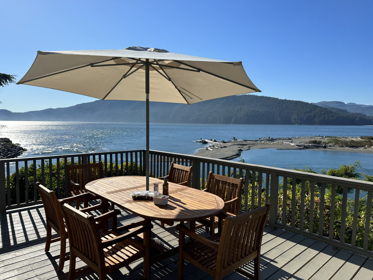 Outdoor Dining Overlooking the West Coast Trail 
